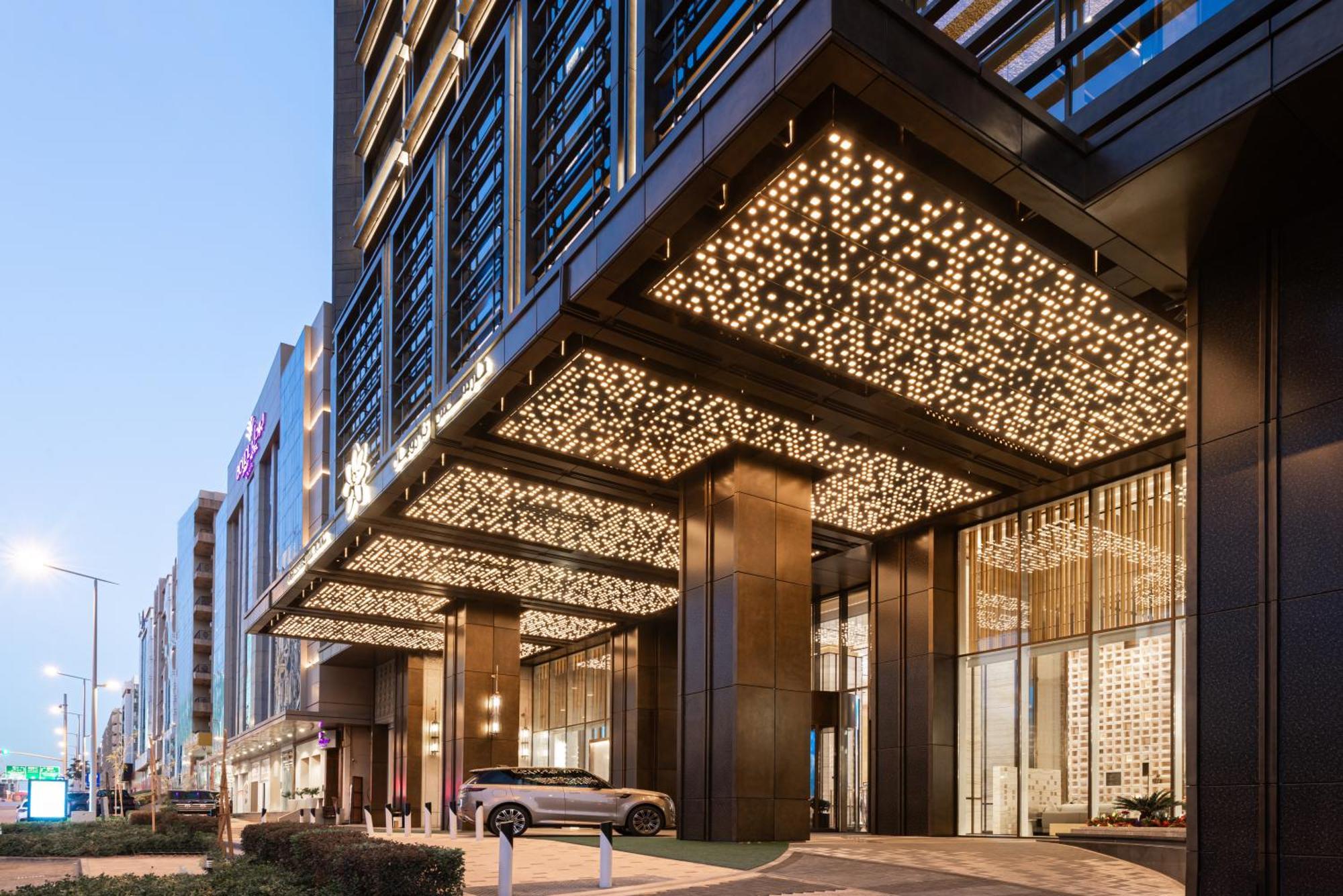 Narcissus The Royal Hotel Riyadh Eksteriør bilde The entrance of the hotel